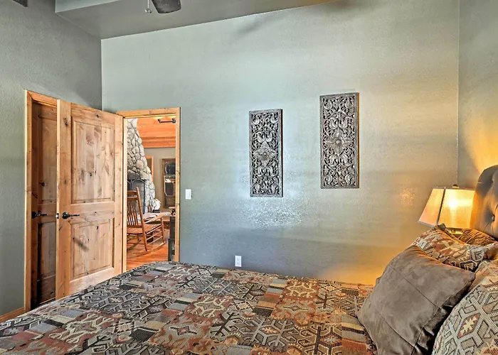 On 5 Acres W/ Fireplace & Fire Pit *