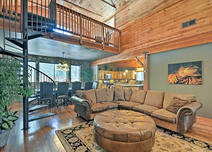 On 5 Acres W/ Fireplace & Fire Pit