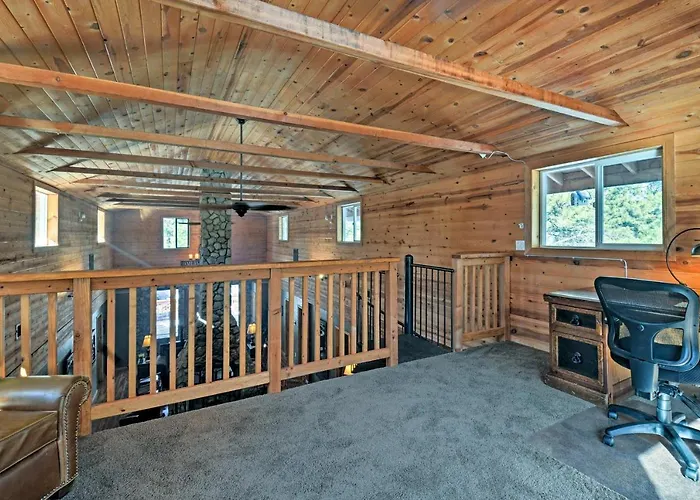 On 5 Acres W/ Fireplace & Fire Pit