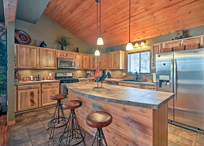 Vakantiehuis On 5 Acres W/ Fireplace & Fire Pit