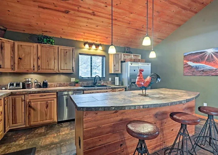 On 5 Acres W/ Fireplace & Fire Pit