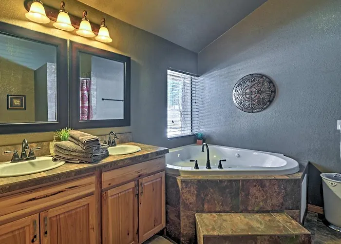 On 5 Acres W/ Fireplace & Fire Pit