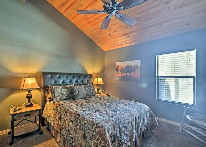 Vakantiehuis On 5 Acres W/ Fireplace & Fire Pit *