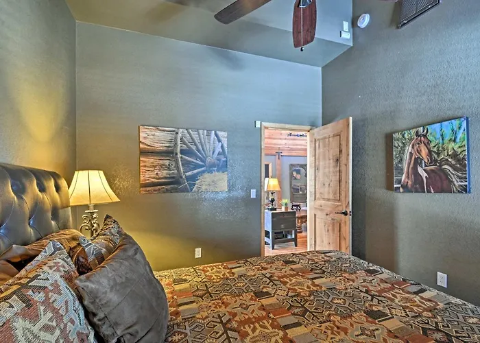 On 5 Acres W/ Fireplace & Fire Pit *